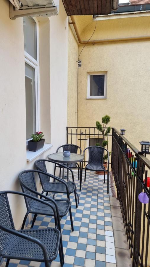 Vintage Apartman In City Center Miskolc Exterior foto